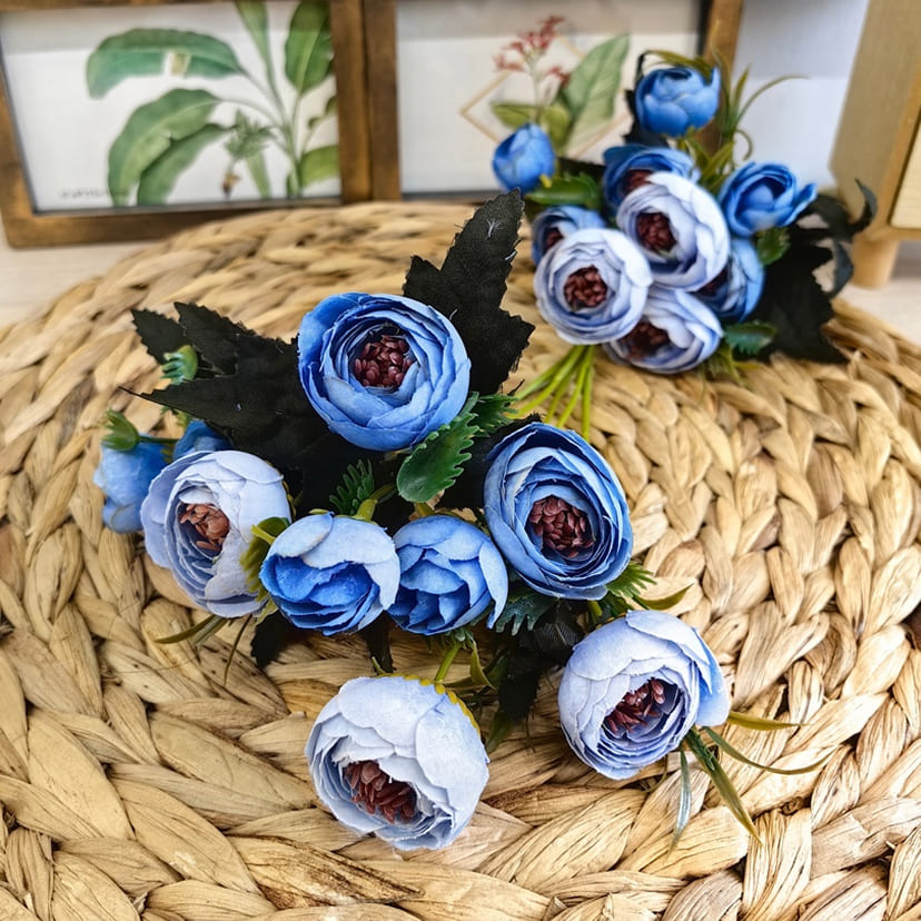 Искусственные цветы в Волжском | Цветы искусственные «Камелии», голубые, букет